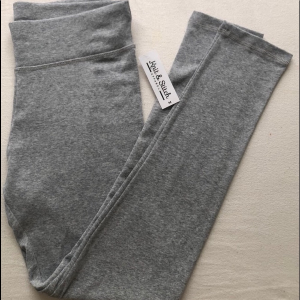 NWT knit & stitch // grey leggings